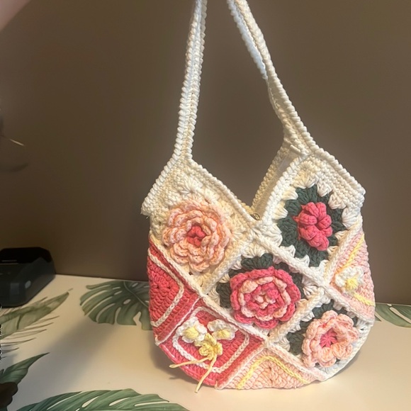 Handmade Woven Camellia Flower Tote Bag - Picture 1 of 10
